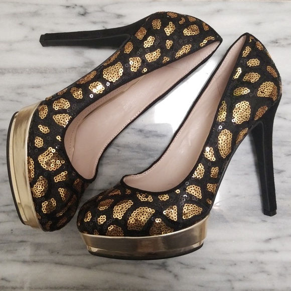 Vince Camuto Shoes - Vince Camuto Black and Gold Sequin Heels Size 6.5